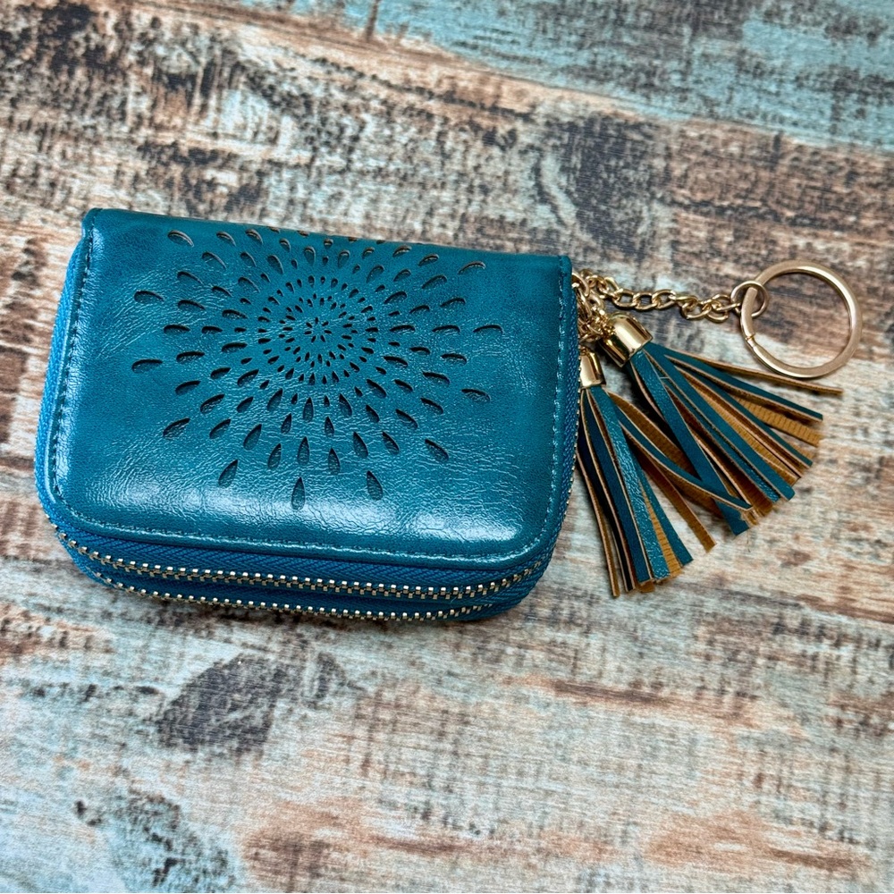 🆕 Teal Wallet with Tassel Keychain | RFID Blocking - Picture 6 of 9